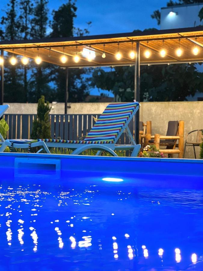 Apollo Plus Cottages อูเรคี ภายนอก รูปภาพ